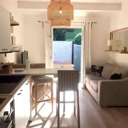 The Studio Holiday Rental Cote D'Azur 83 *